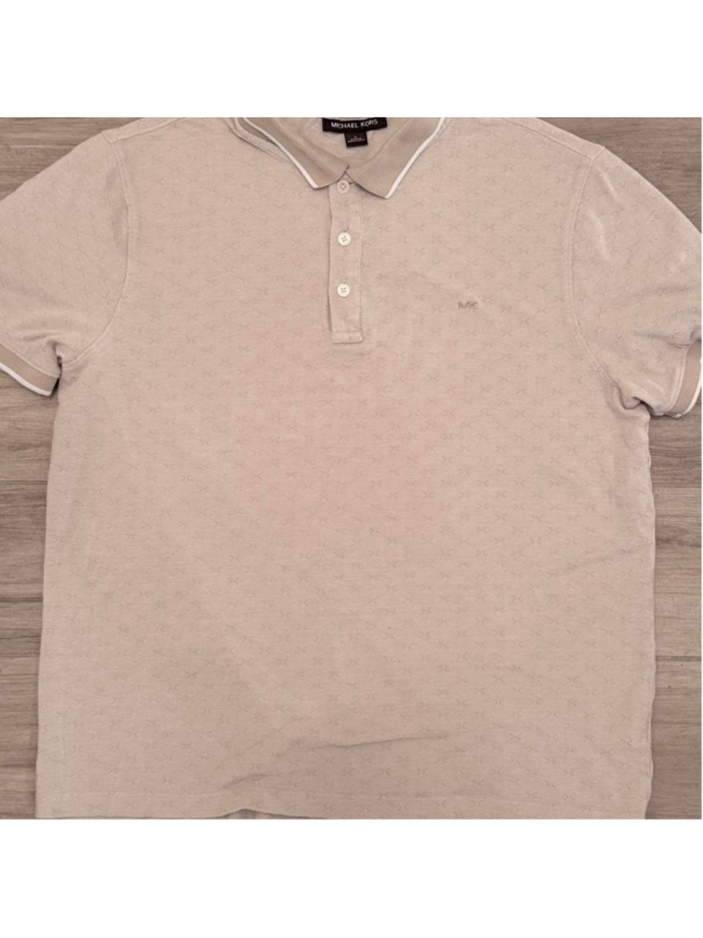 Michael Kors polo runs small
#golfswag#polo#preppy - Picture 3 of 3